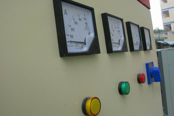 新宁配电柜-3683讲讲配电柜注意事项